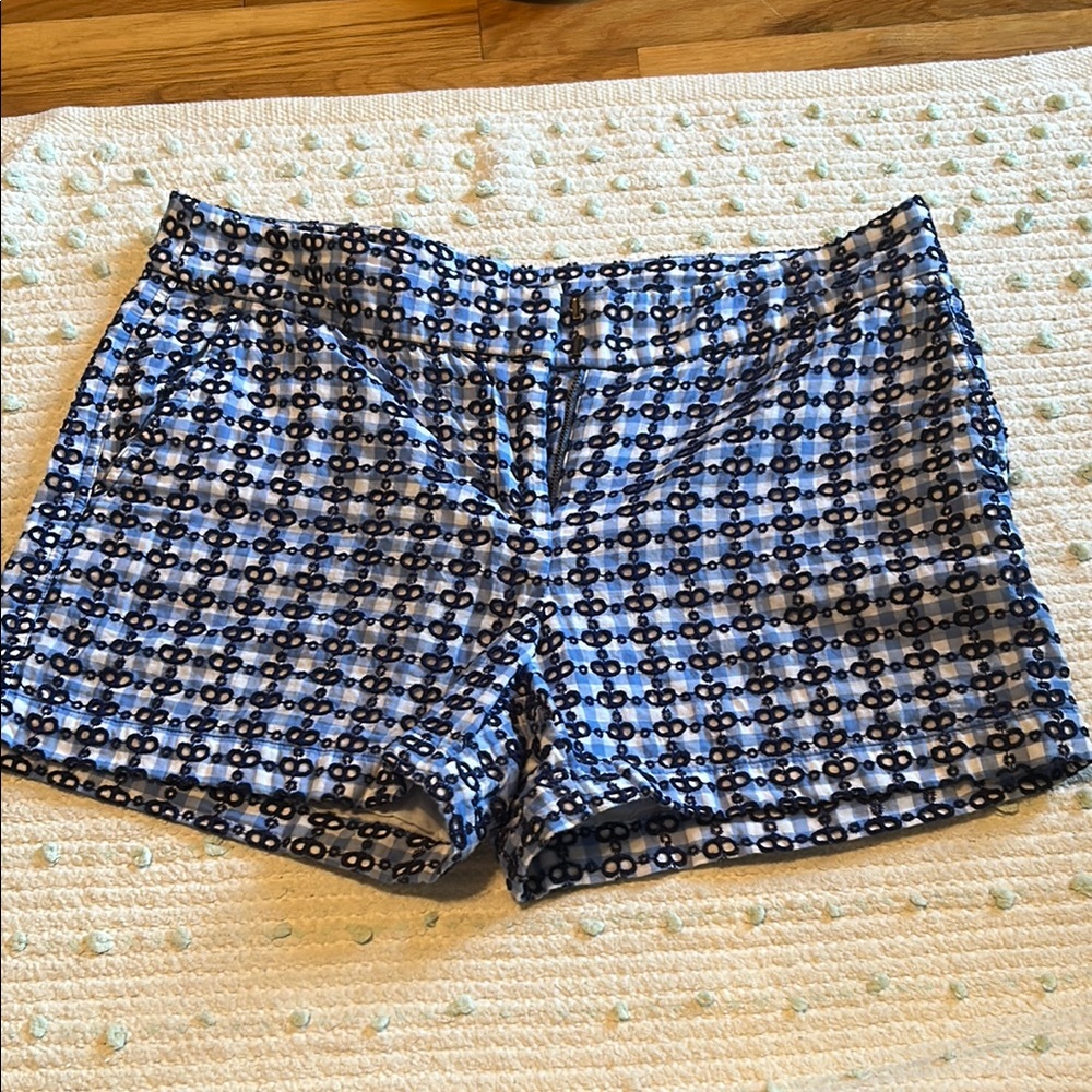 Women’s Vineyard Vines Blue and White cotton eyelet shorts size 10